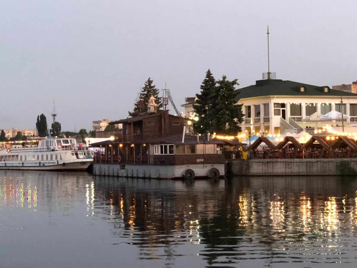 Новая Красивая Квартира. Tcherkássi Exterior foto