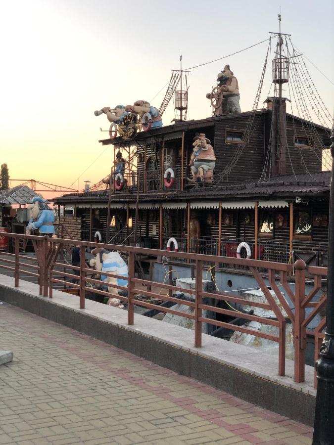 Новая Красивая Квартира. Tcherkássi Exterior foto